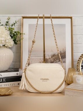 Cream Leather Chain Crossbody Bag Lage Bag 10"x 6.5"x 2.5"